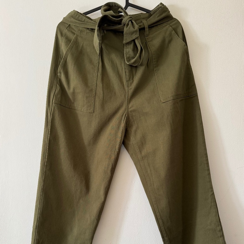 Olive Green Tie-Waist Cropped Pants S